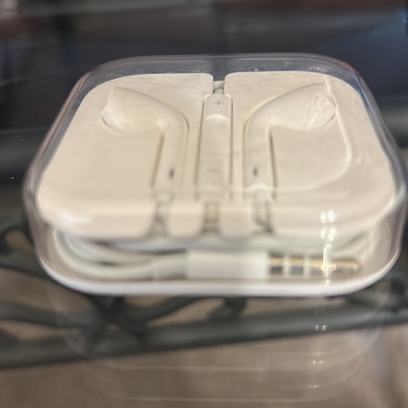 NIB Apple iPhone Earplugs - Picture 3 of 3